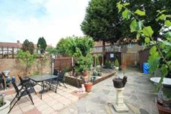 3 Bedroom End of Ter...