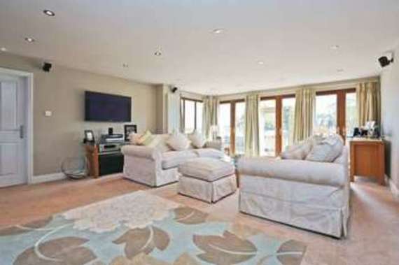 5 Bedroom Detached