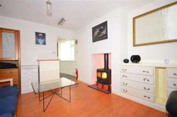 2 Bedroom End of Ter...