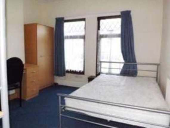 4 Bedroom End of Ter...