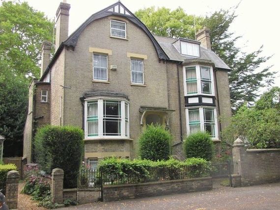6 Bedroom Detached