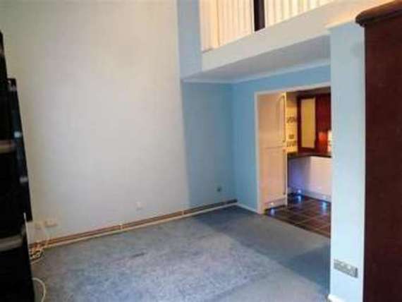 1 Bedroom End of Ter...