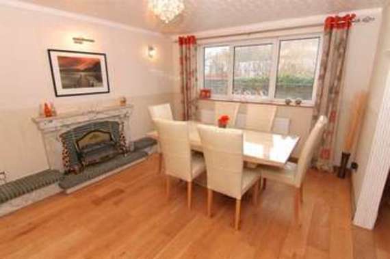 6&nbsp;Bedroom&nbsp;Detached