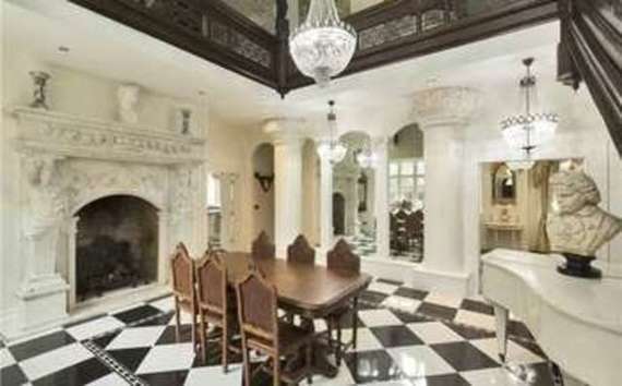 6 Bedroom Detached