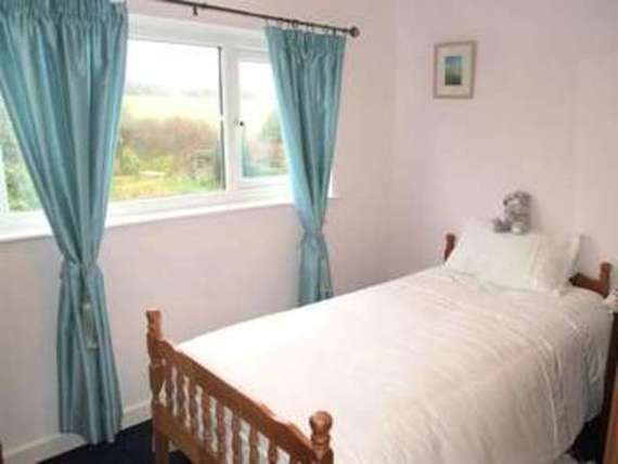 2 Bedroom End of Ter...
