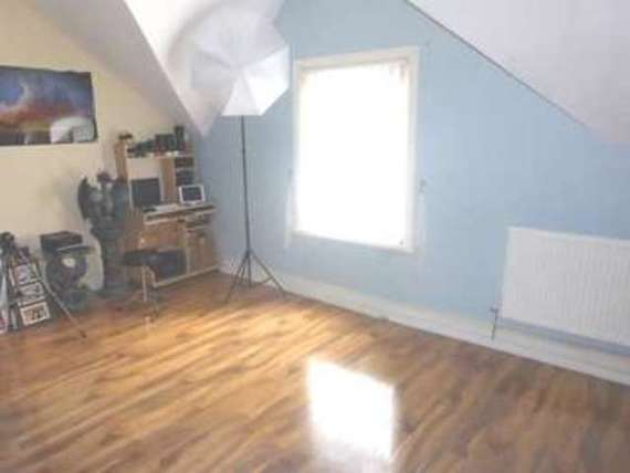 5 Bedroom Town House