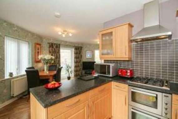 3 Bedroom End of Ter...