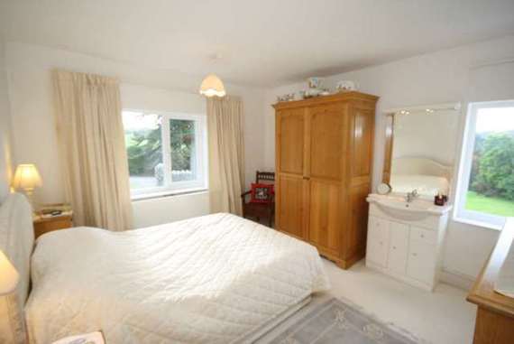 6&nbsp;Bedroom&nbsp;Detached