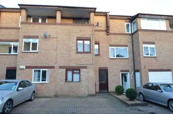 4 Bedroom Town House