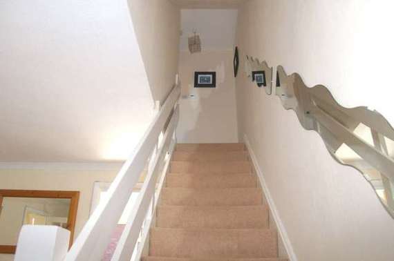 2 Bedroom End of Ter...