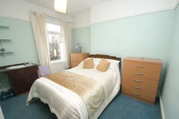 4 Bedroom Semi-Detac...
