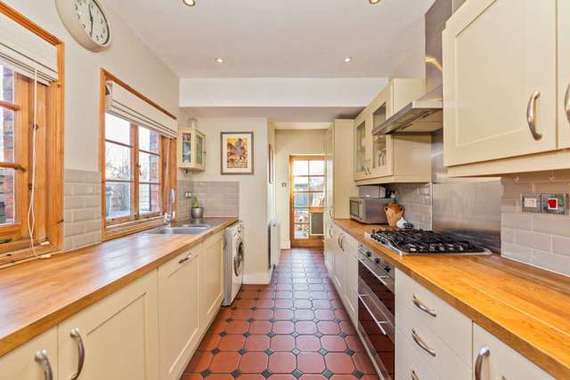 4 Bedroom Semi-Detac...