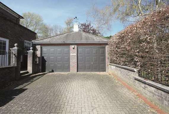 5&nbsp;Bedroom&nbsp;Detached