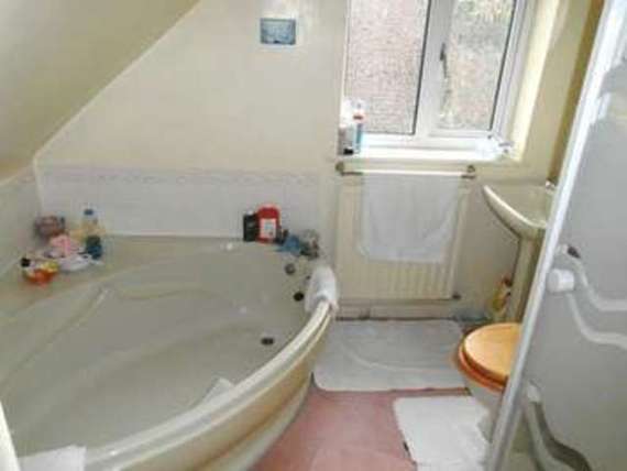 4 Bedroom Semi-Detac...