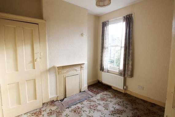 3 Bedroom End of Ter...