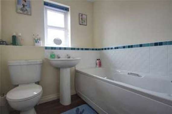 3 Bedroom End of Ter...