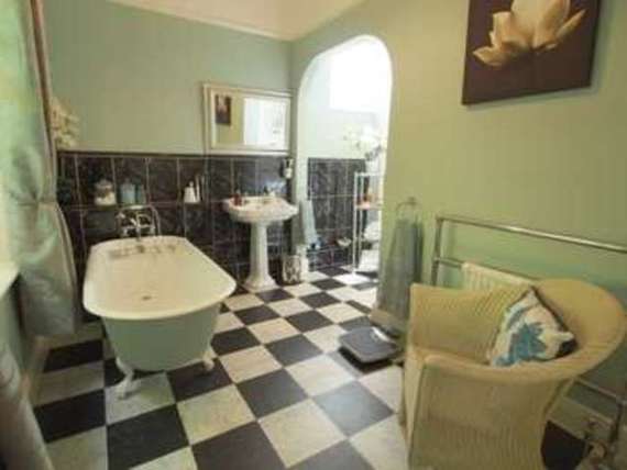 5 Bedroom Detached