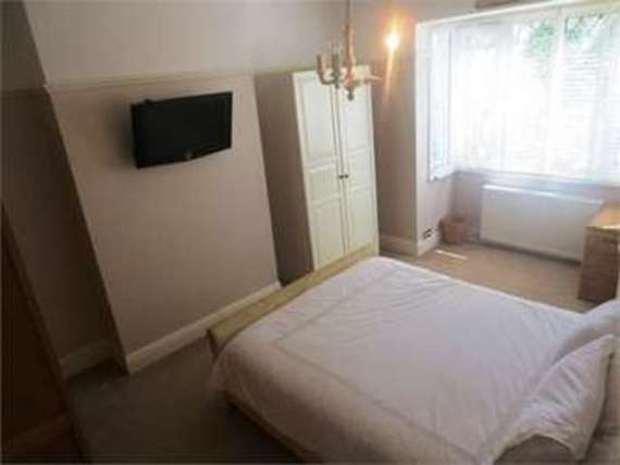 3 Bedroom End of Ter...