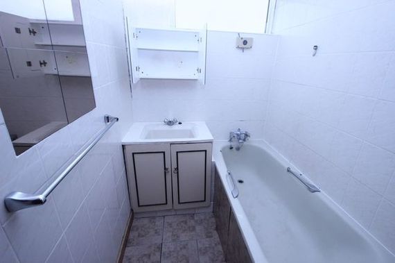 Prospect Hill  London, E17 3EZ