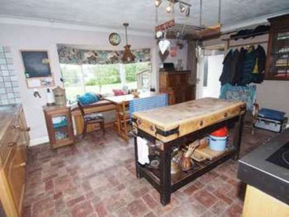 5 Bedroom Detached