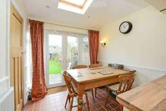 2 Bedroom End of Ter...