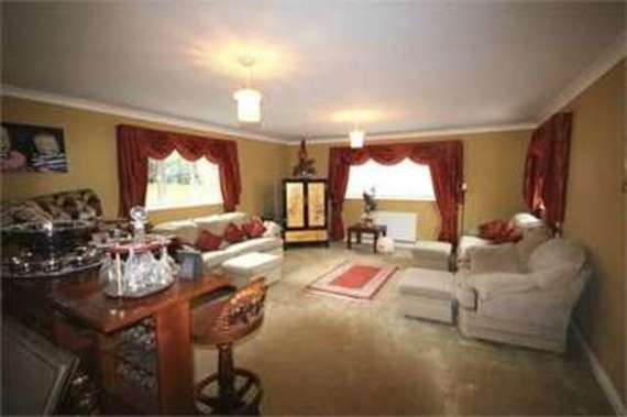 6 Bedroom Property