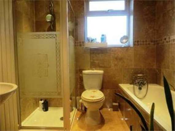 3 Bedroom End of Ter...