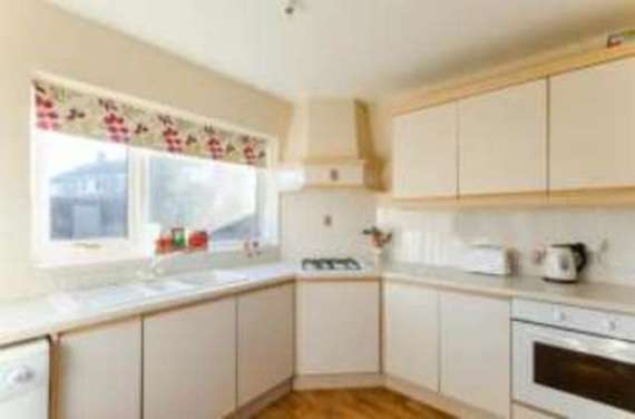 3 Bedroom End of Ter...