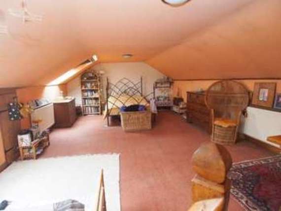 5 Bedroom Semi-Detac...