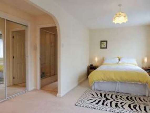 5&nbsp;Bedroom&nbsp;Detached