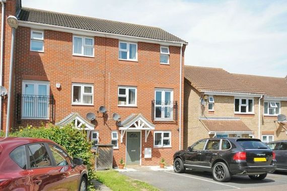 3 Bedroom End of Ter...