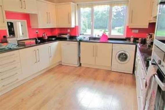 5 Bedroom Detached
