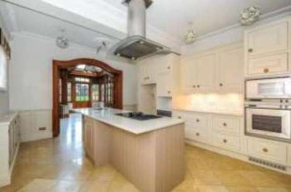 6 Bedroom Detached
