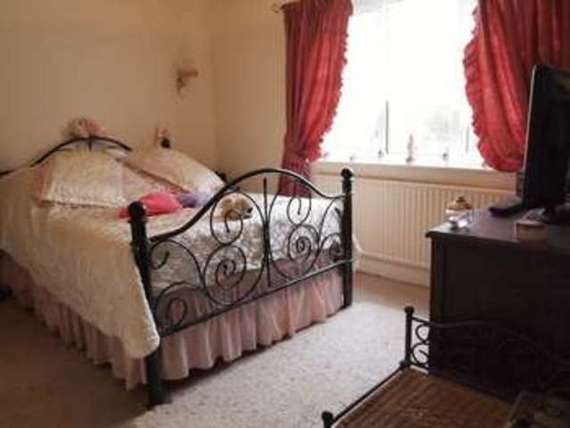 3 Bedroom Semi-Detac...