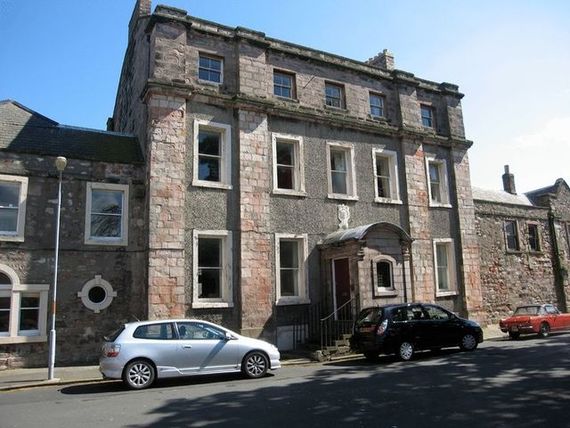 6 Bedroom Detached