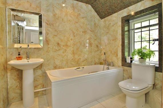 5 Bedroom Semi-Detac...