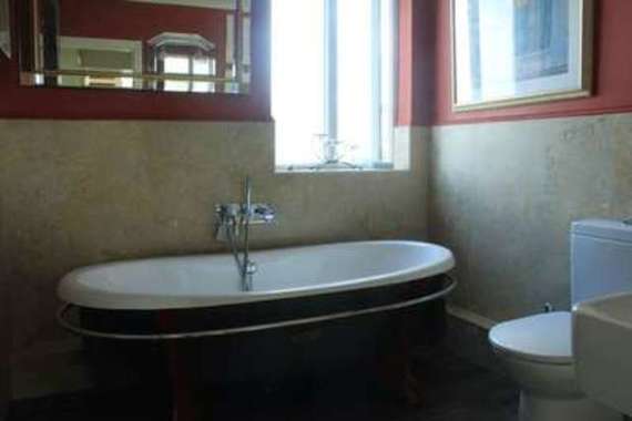 5 Bedroom Semi-Detac...