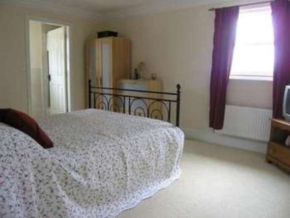 3 Bedroom End of Ter...