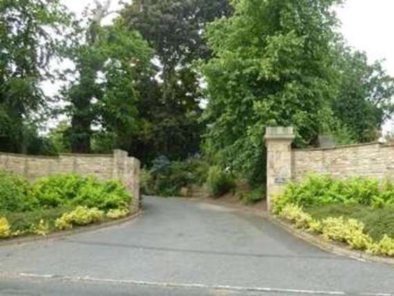 2 Bedroom Flat