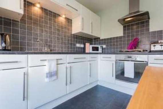 4 Bedroom Detached V...