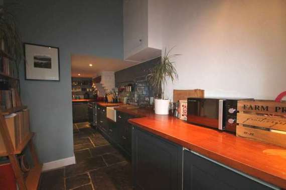 3 Bedroom End of Ter...