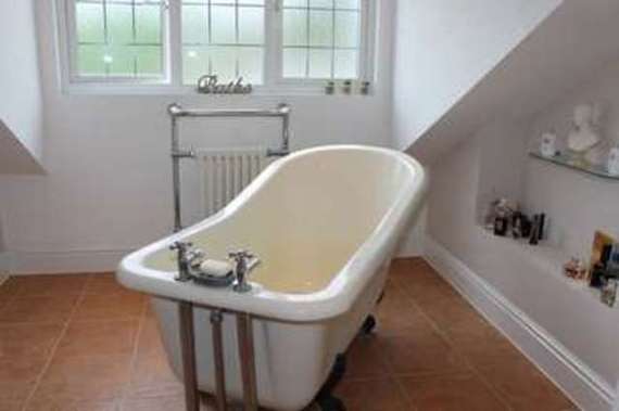 6 Bedroom Detached
