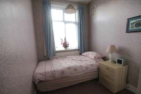 3 Bedroom End of Ter...