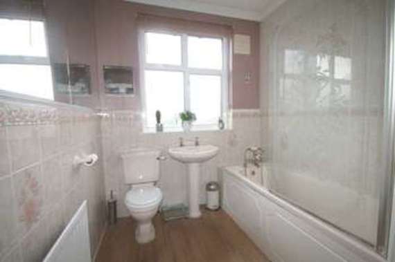 3 Bedroom End of Ter...
