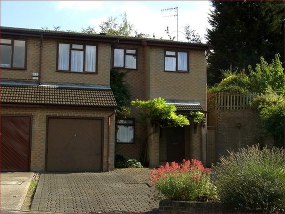 5 Bedroom Semi-Detac...