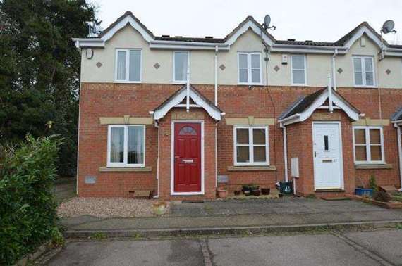 2 Bedroom End of Ter...