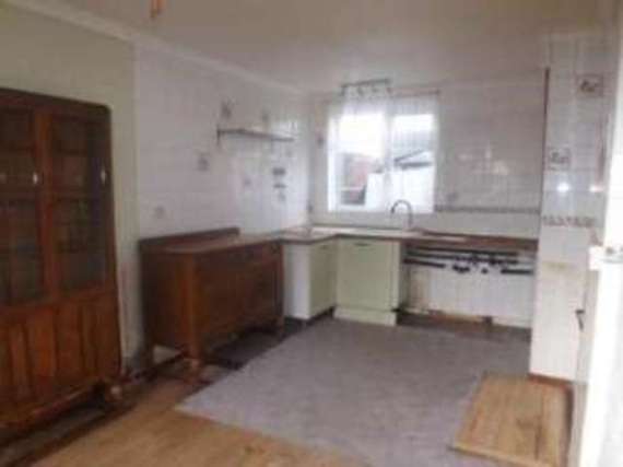 3 Bedroom End of Ter...