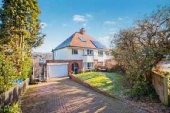 5 Bedroom Semi-Detac...