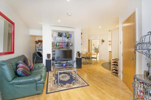 2 Bedroom Flat