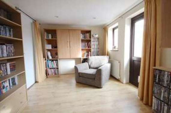 3 Bedroom Semi-Detac...